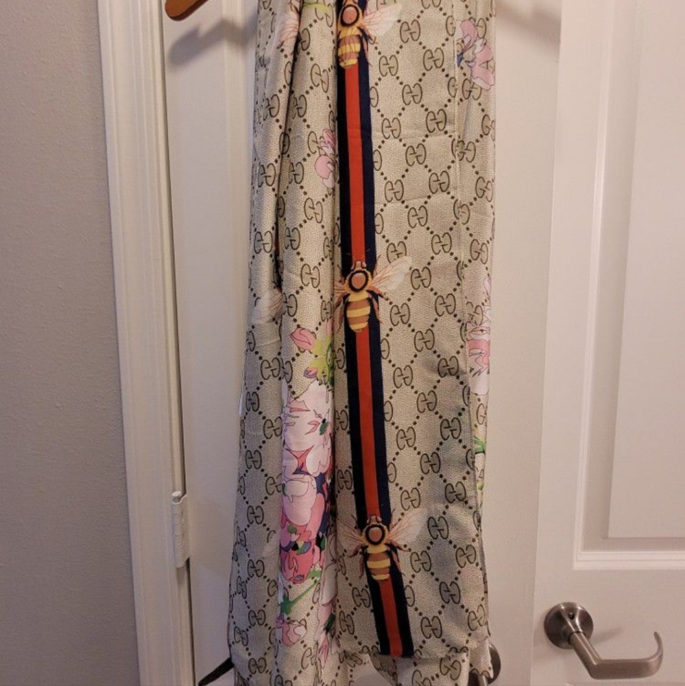 Gucci silk "beeweb" scarf